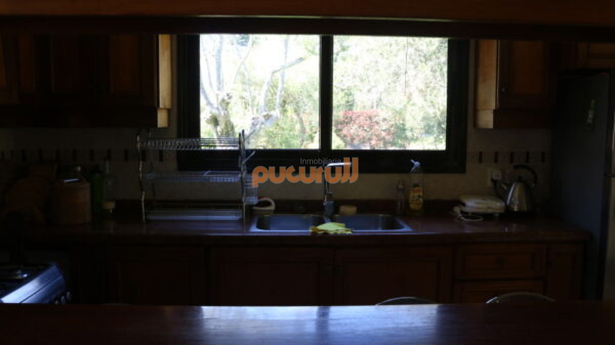 Casa ID.2444 - ¡Opción ideal en parada 20 de la Brava!