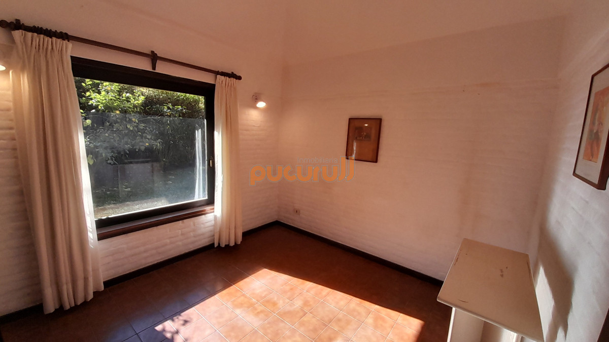 Casa ID.2204 - Excelente ubicación y entorno!