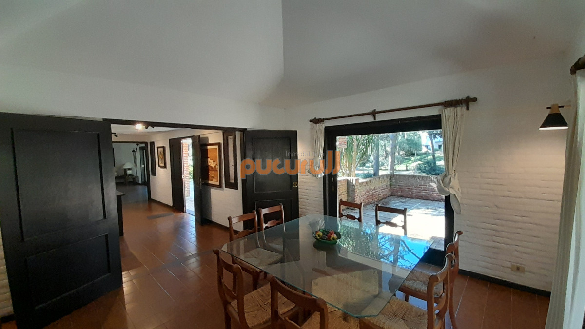 Casa ID.2204 - Excelente ubicación y entorno!