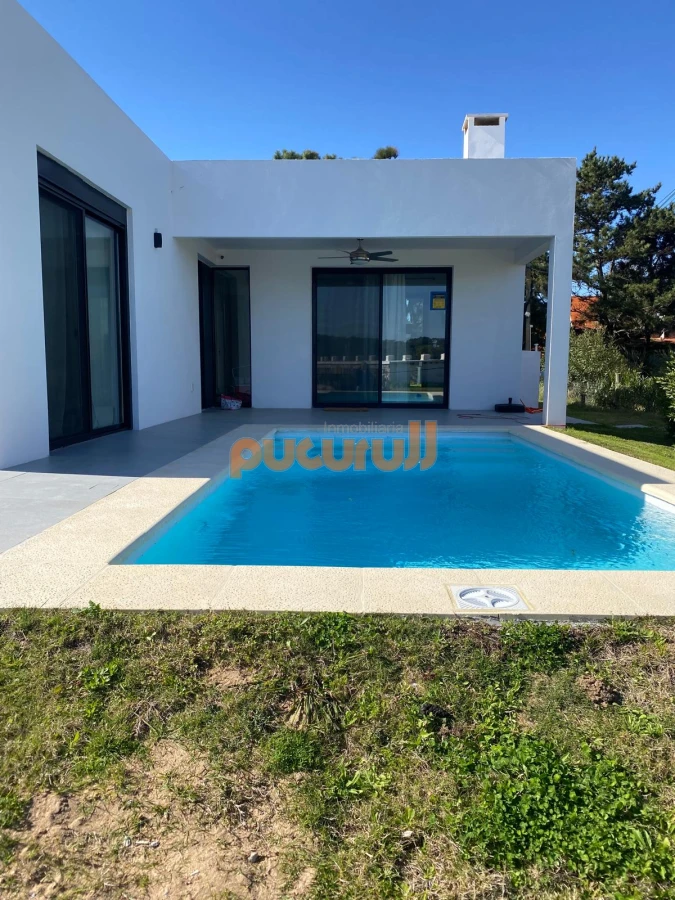 Casa ID.2462 - A pasos de la playa!!! 