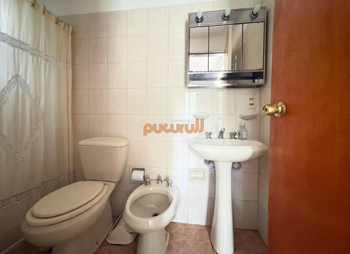 Casa ID.1662 - Gran terreno en muy buena ubicación y entorno!