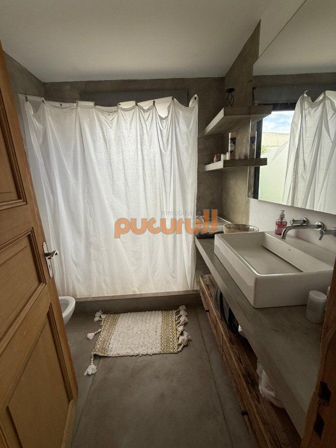 Casa ID.1976 - En lugar tranquilo. 