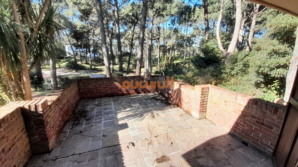 Casa ID.2204 - Excelente ubicación y entorno!