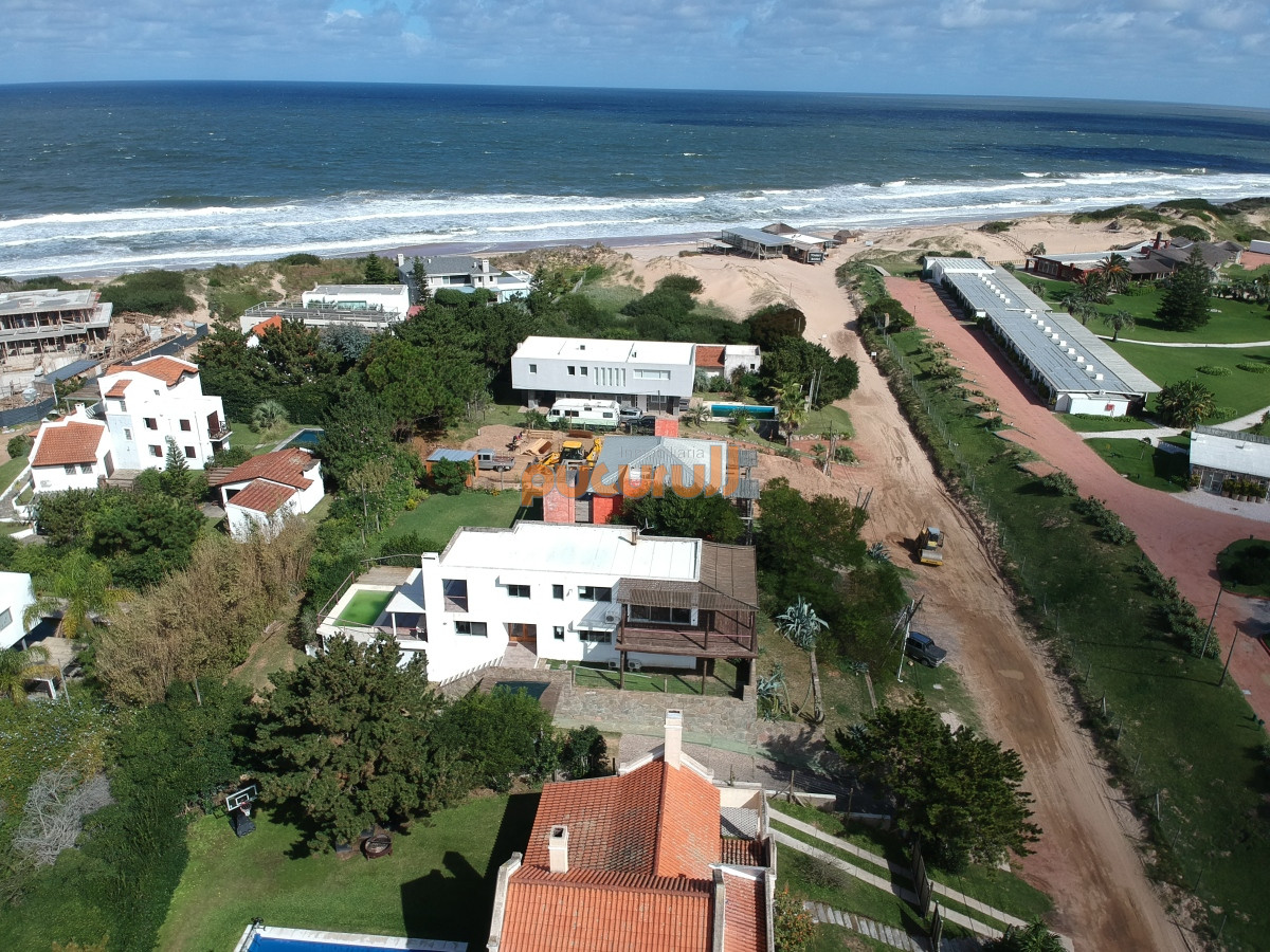 Casa ID.306 - Bajo de precio. Oportunidad a pasos de la playa !!
