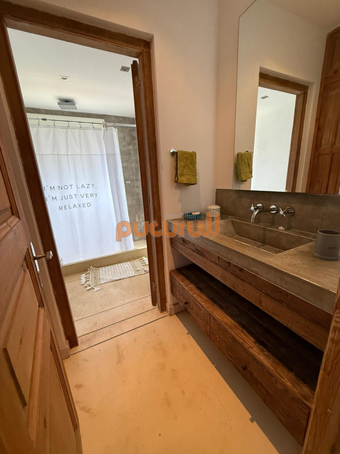 Casa ID.1976 - En lugar tranquilo. 