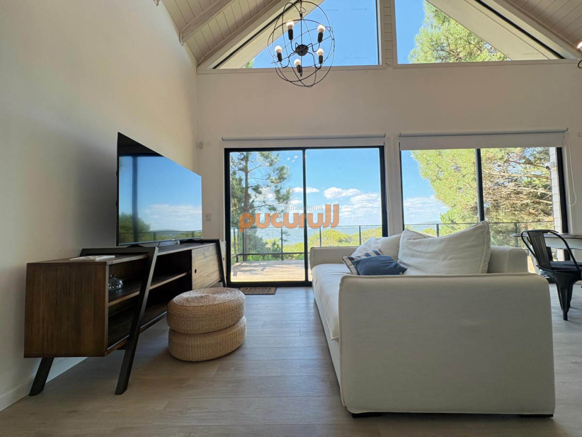 Casa ID.2451 - Espectacular vista a la Laguna!