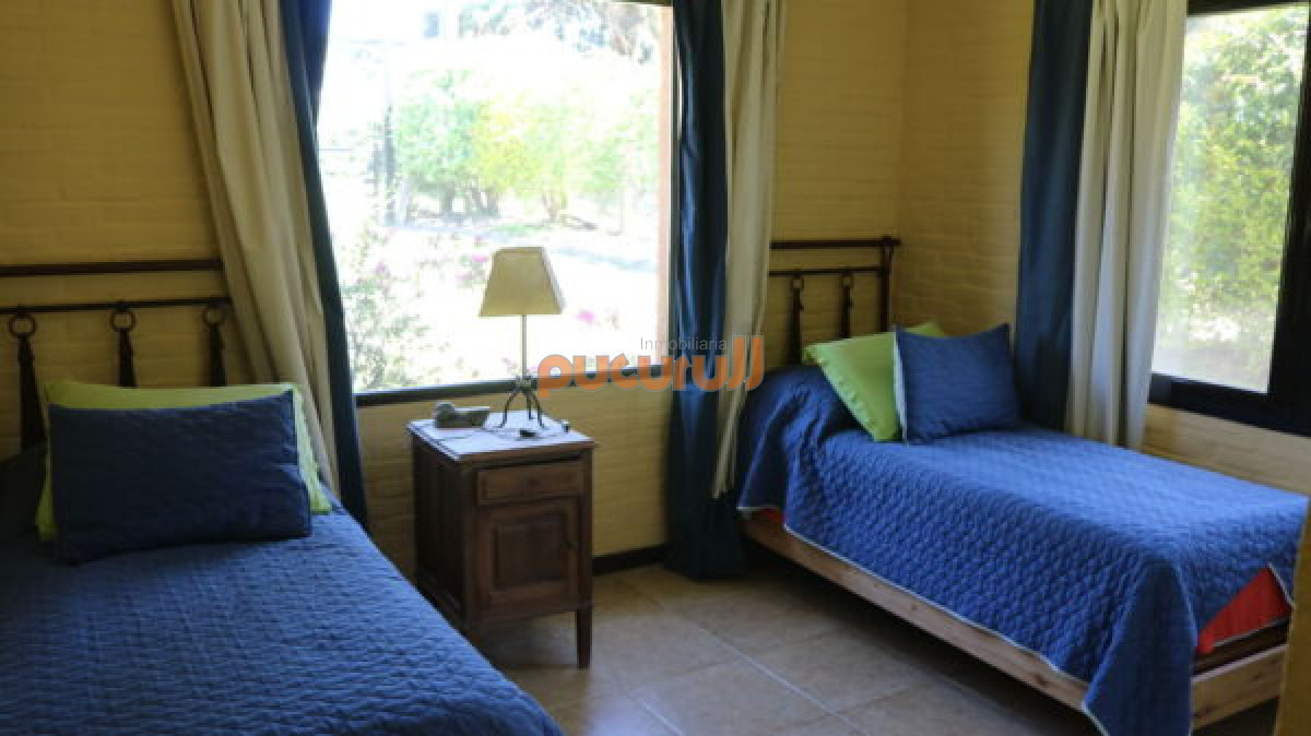 Casa ID.2444 - ¡Opción ideal en parada 20 de la Brava!