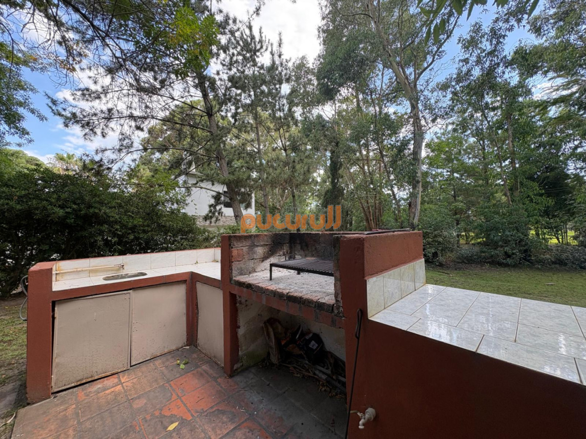 Casa ID.1662 - Gran terreno en muy buena ubicación y entorno!