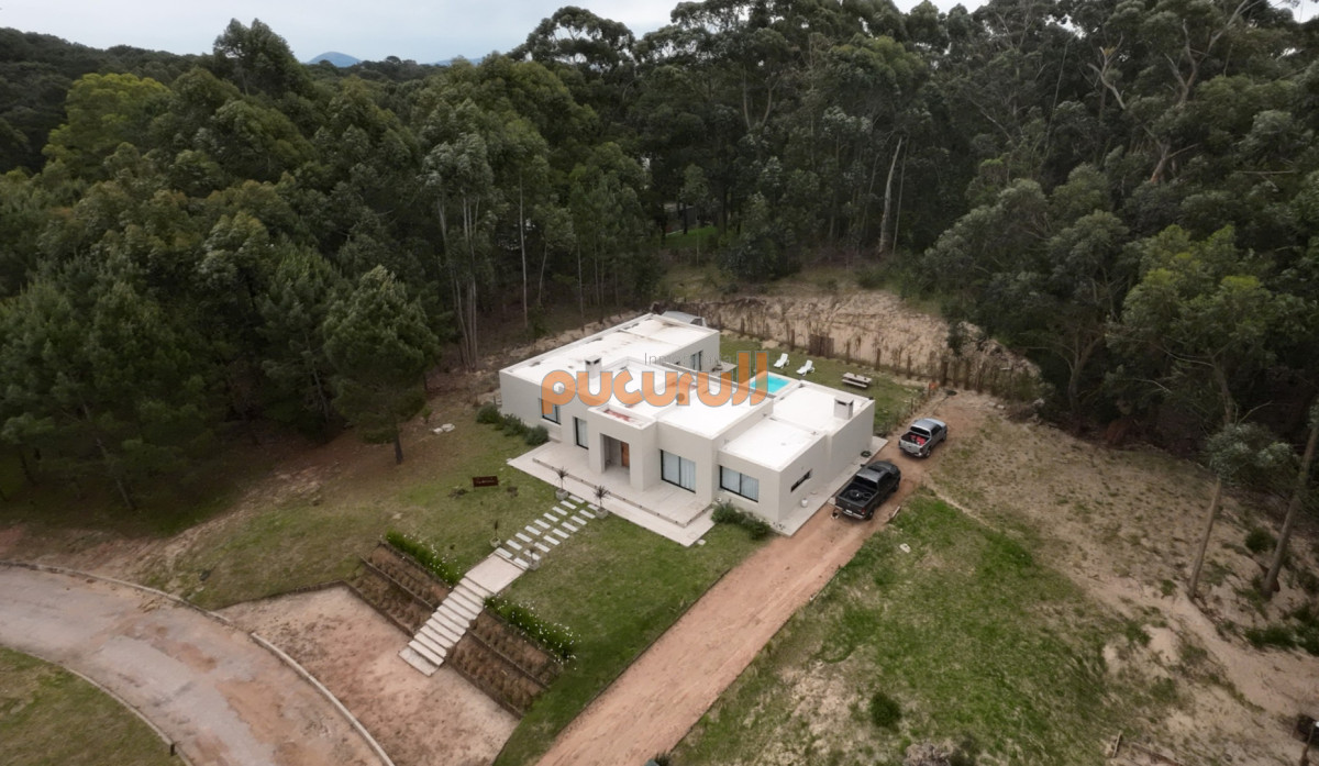 Casa ID.2354 - Excelente entorno!