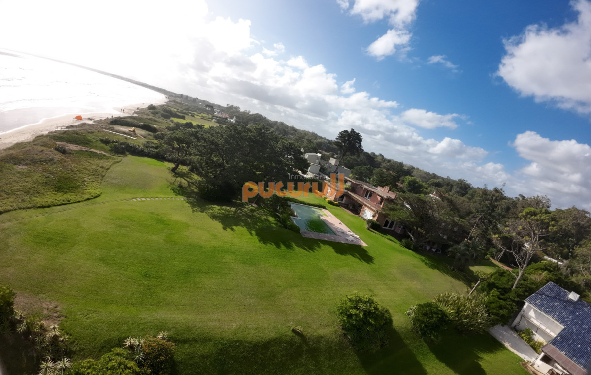 Casa ID.2199 - DIRECTAMENTE SOBRE EL MAR!  en Solana. 