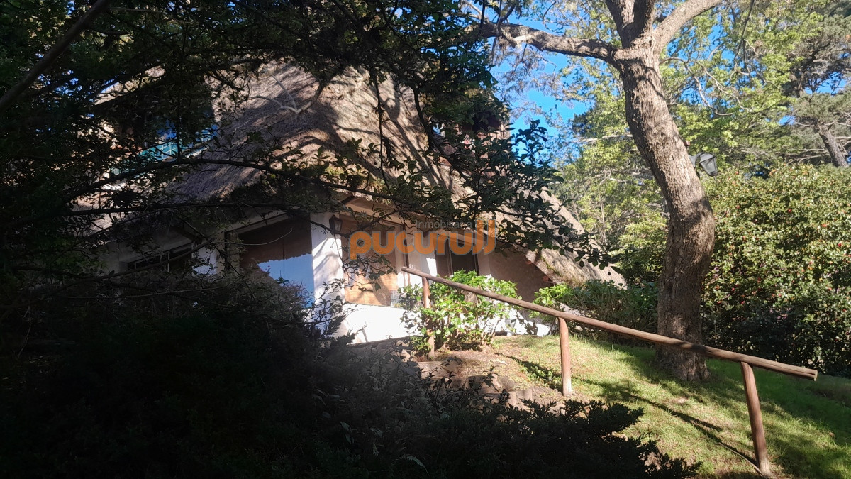 Casa ID.1862 - Directamente sobre la Laguna del sauce