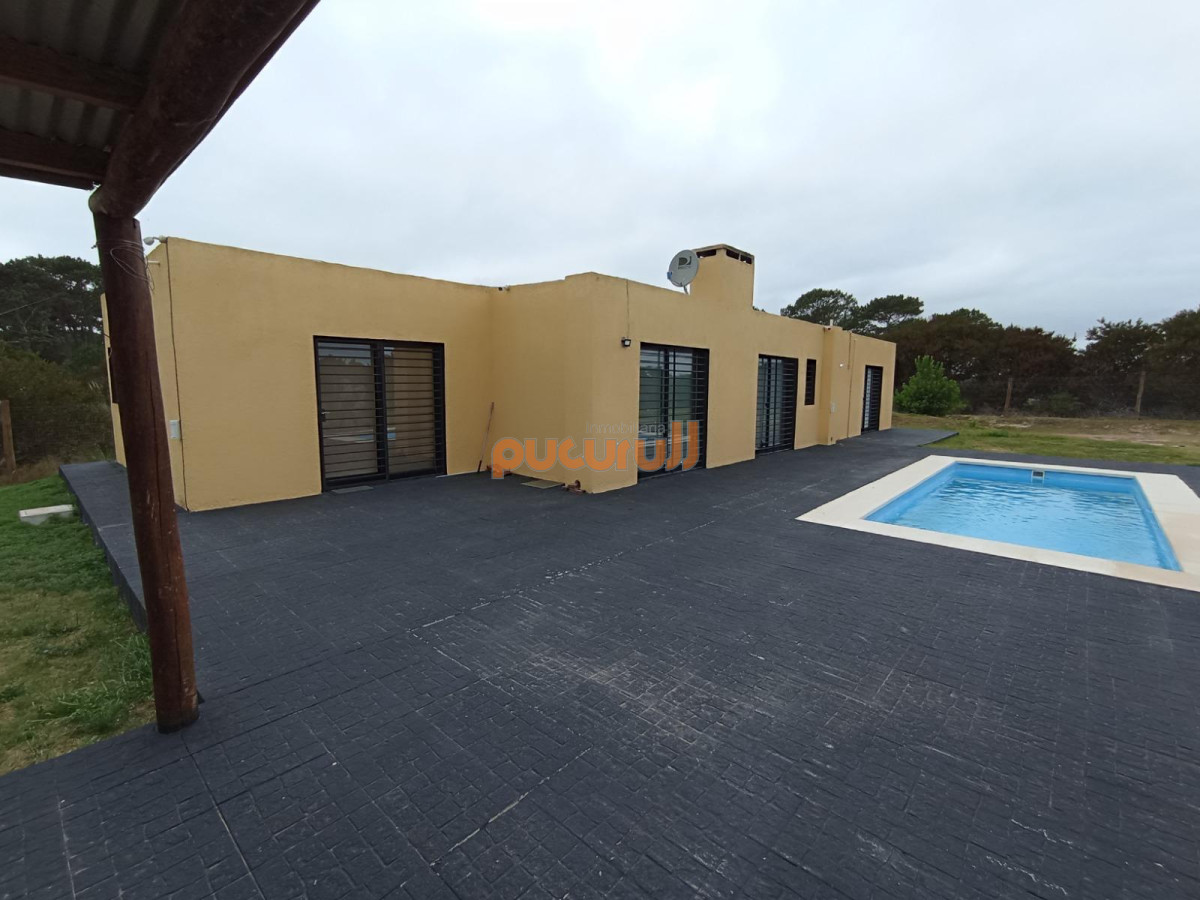 Casa ID.1937 - Casa en Punta Ballena, Club del Lago