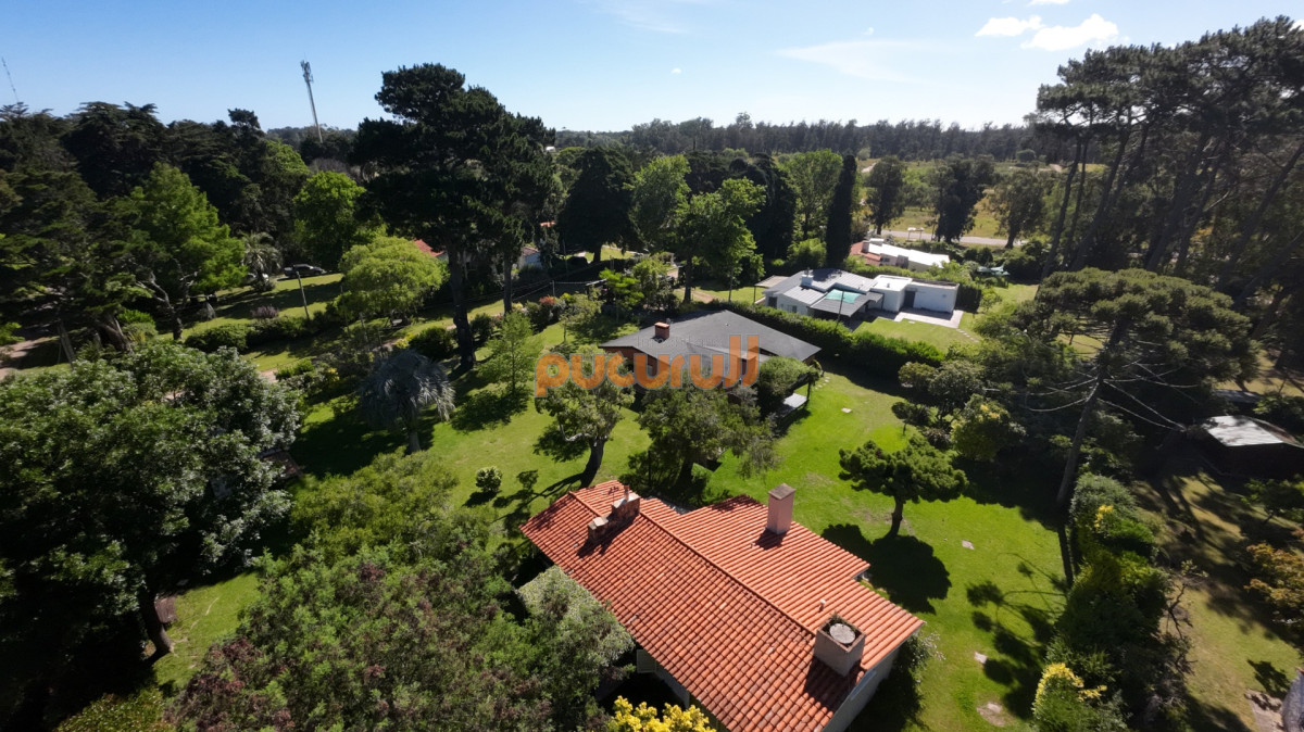 Casa ID.2444 - ¡Opción ideal en parada 20 de la Brava!