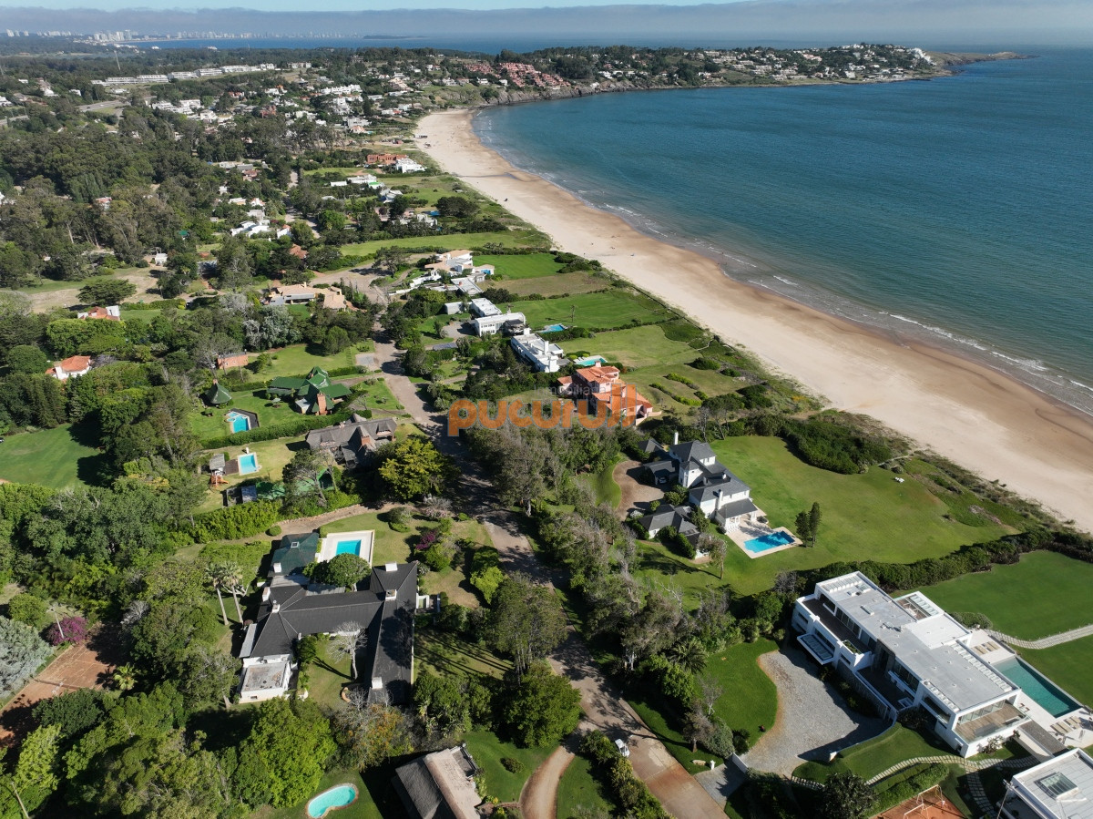 Casa ID.1655 - Venta Casa 6 suites en Punta Ballena