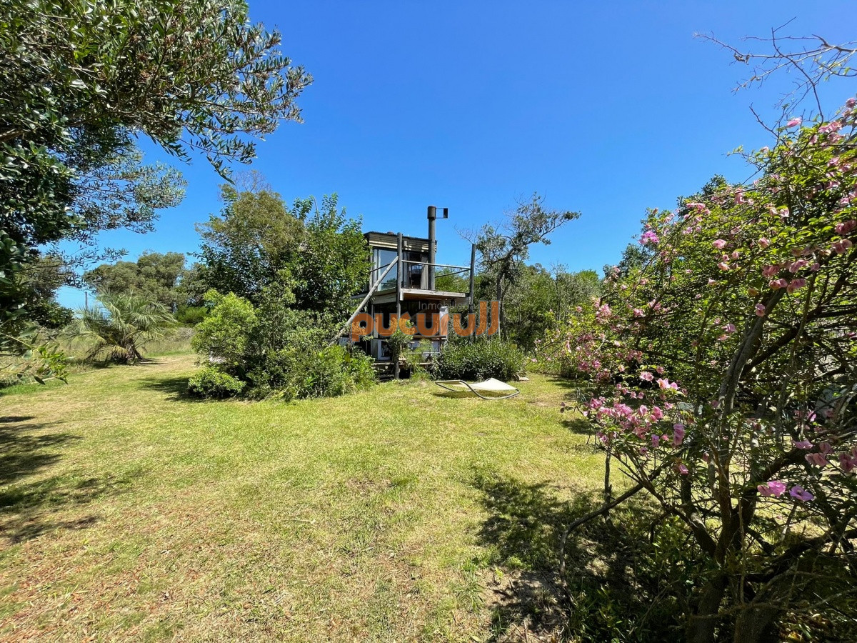 Casa ID.1200 - Simpática casa muy luminosa!