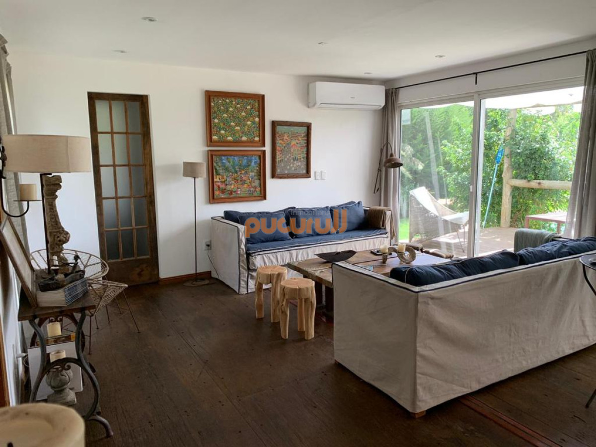Casa ID.1133 - Oportunidad en Ocean Park!!