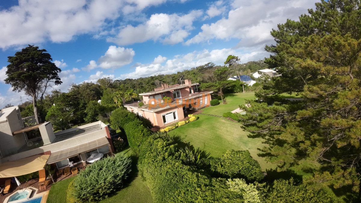 Casa ID.2199 - DIRECTAMENTE SOBRE EL MAR!  en Solana. 