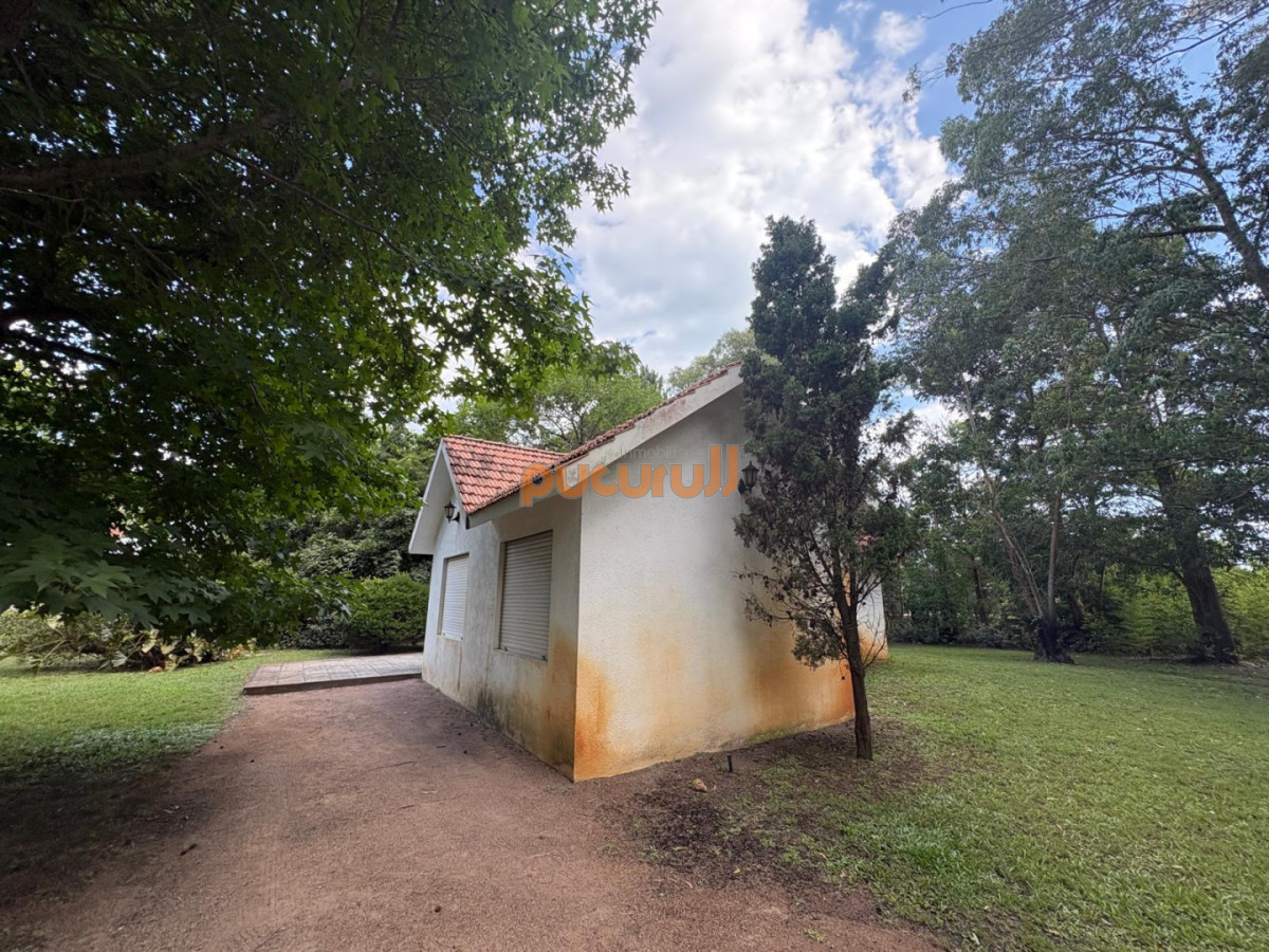 Casa ID.1662 - Gran terreno en muy buena ubicación y entorno!