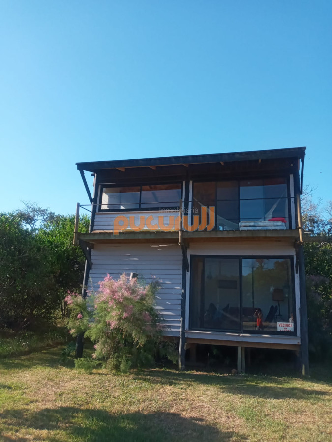 Casa ID.1200 - Simpática casa muy luminosa!
