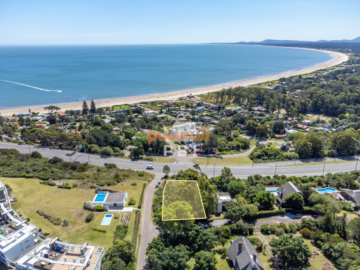 Terreno ID.2460 - Terreno en Punta Ballena, Villeta de los Corchos