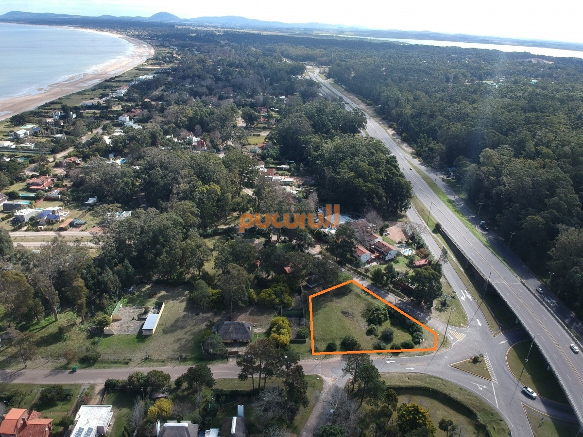 Terreno ID.1356 - EXCELENTE PROA! Comercial o residencial!