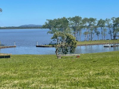 Selecto barrio privado sobre laguna del Sauce