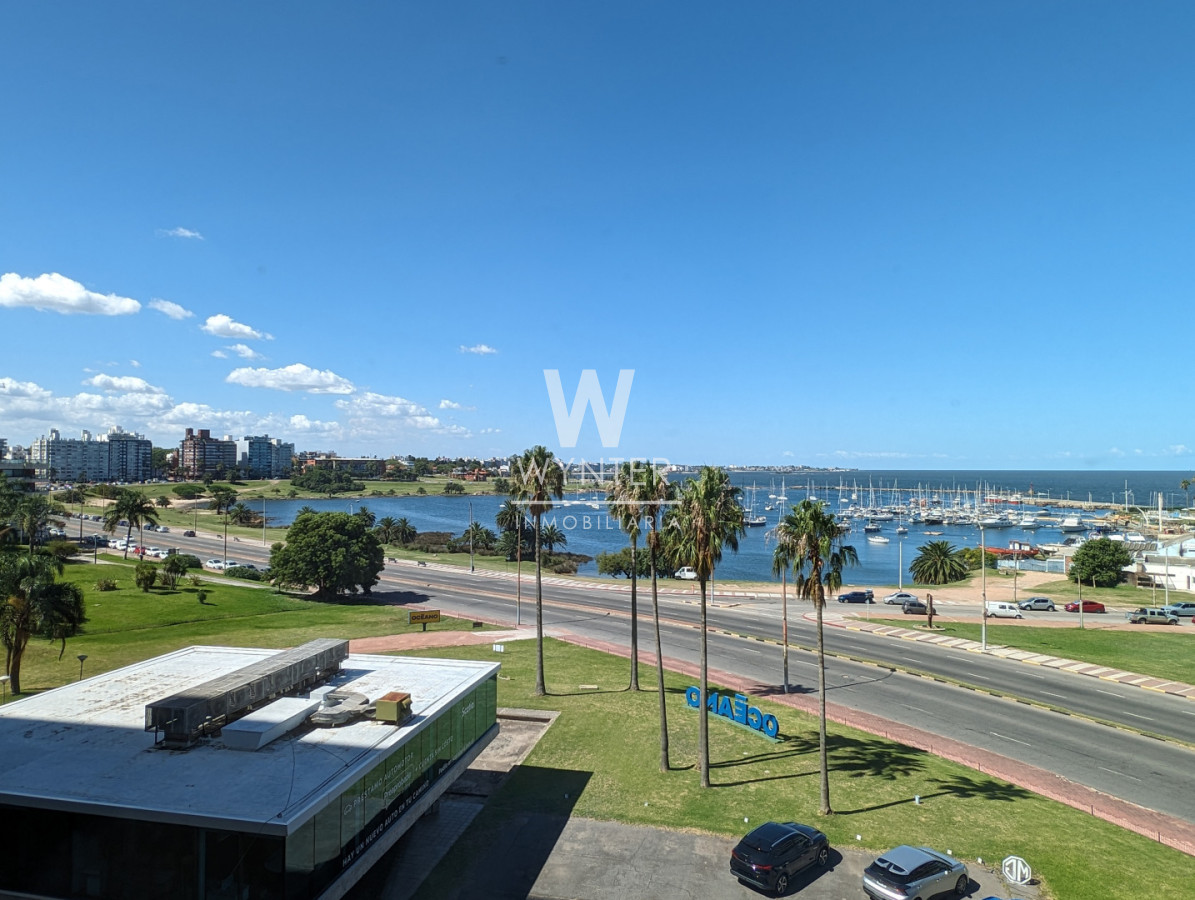 Edificio Panamericano, 3 dorm y servicio. En venta  - WNT6293A
