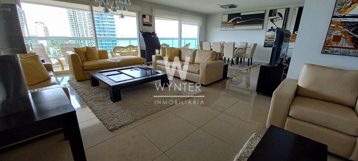 Apartamento ID.12 - Aquarela piso alto - 4 suites