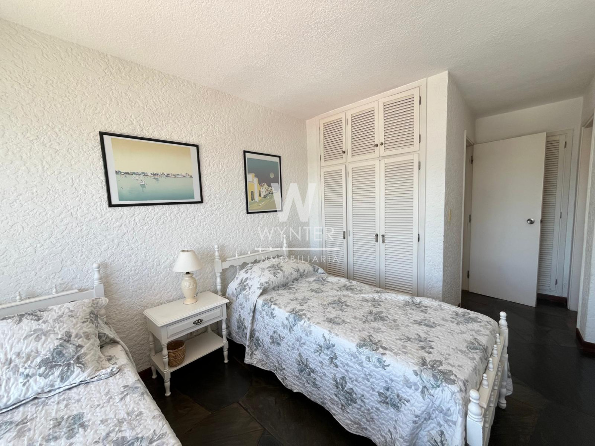 Apartamento ID.883 - Piso Alto A Pasos Del Puerto - 3 Dorm.