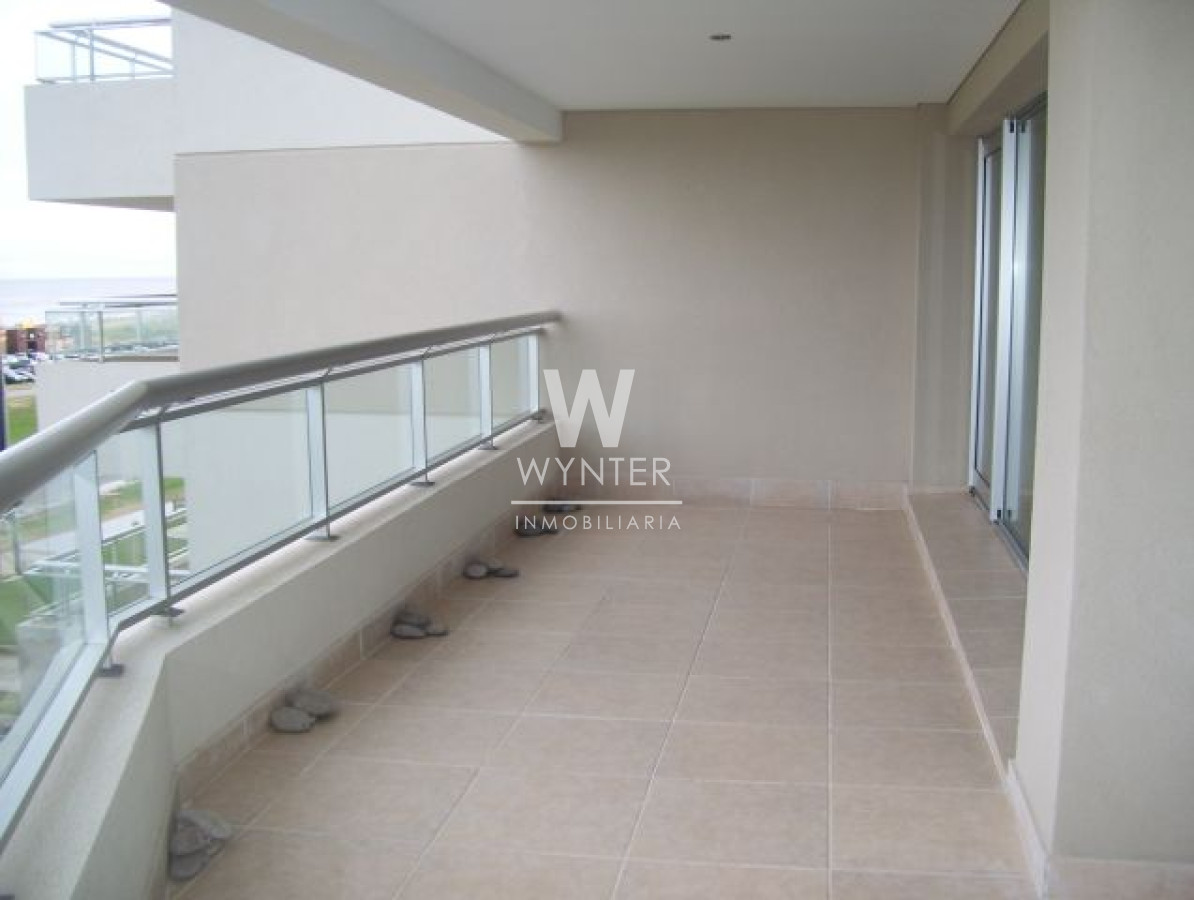 Apartamento ID.772 - Torre Lobos.  Primera fila, hermosa vista, 3 suites y dep.