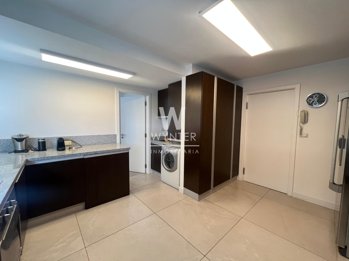 Apartamento ID.3620 - Apartamento en venta frente al mar - 3 suites y dep. de servicio