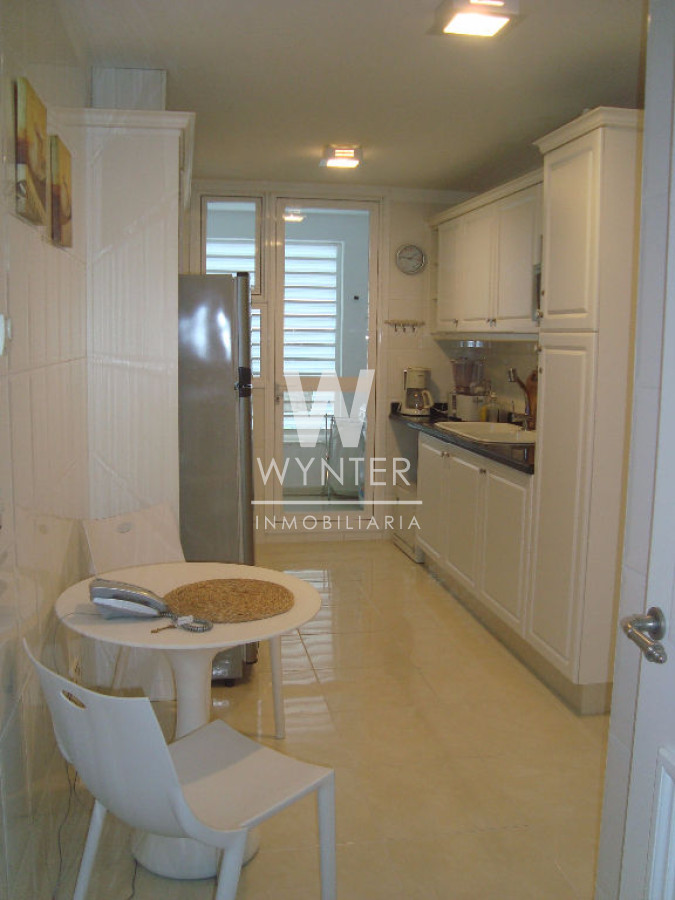 Apartamento ID.136 - Muy Linda Vista A Playa Mansa - 3 Suites