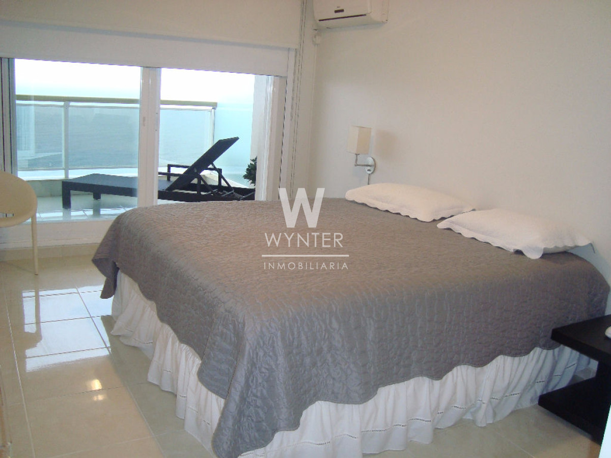 Apartamento ID.136 - Muy Linda Vista A Playa Mansa - 3 Suites