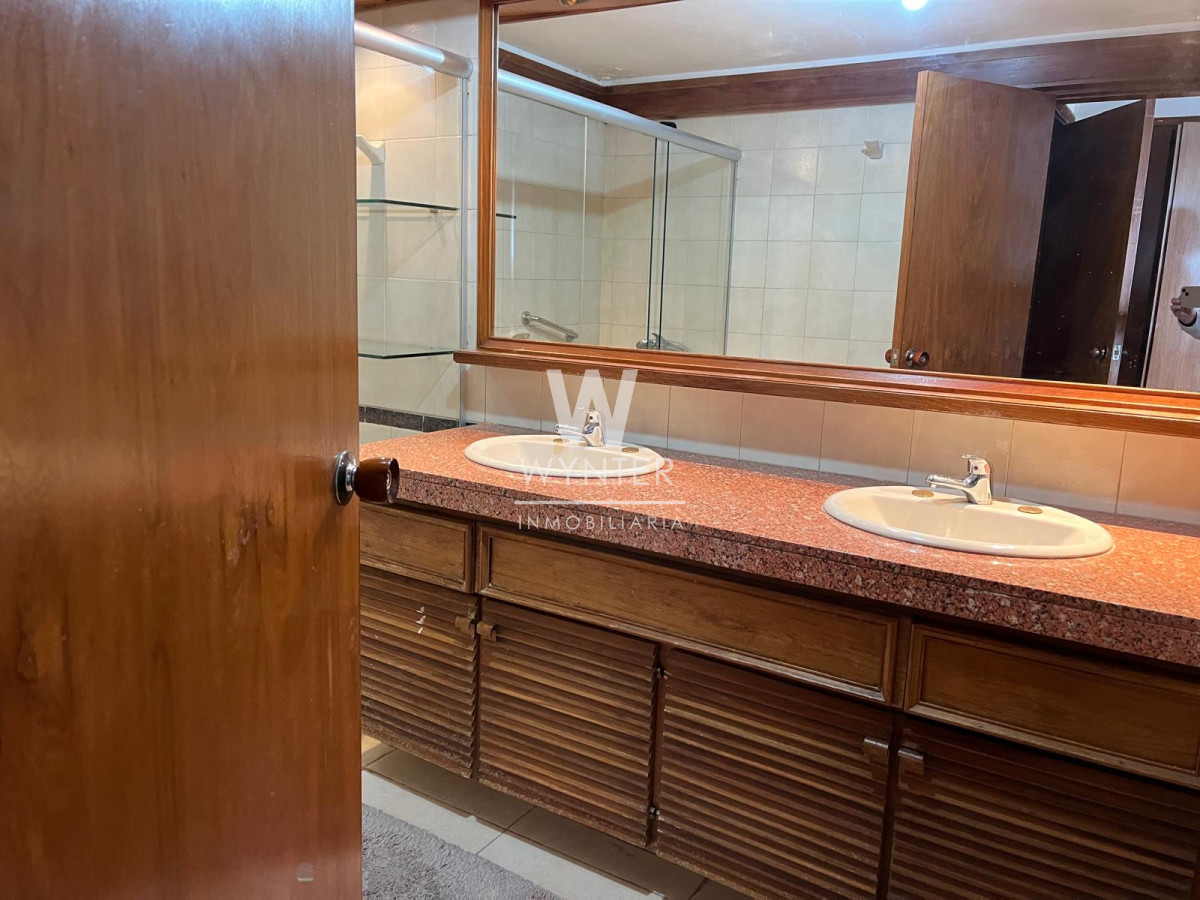 Apartamento ID.5266 - APARTAMENTO EN VENTA, RAMBLA GADNHI, 3 DORMITORIOS Y SERVICIO.