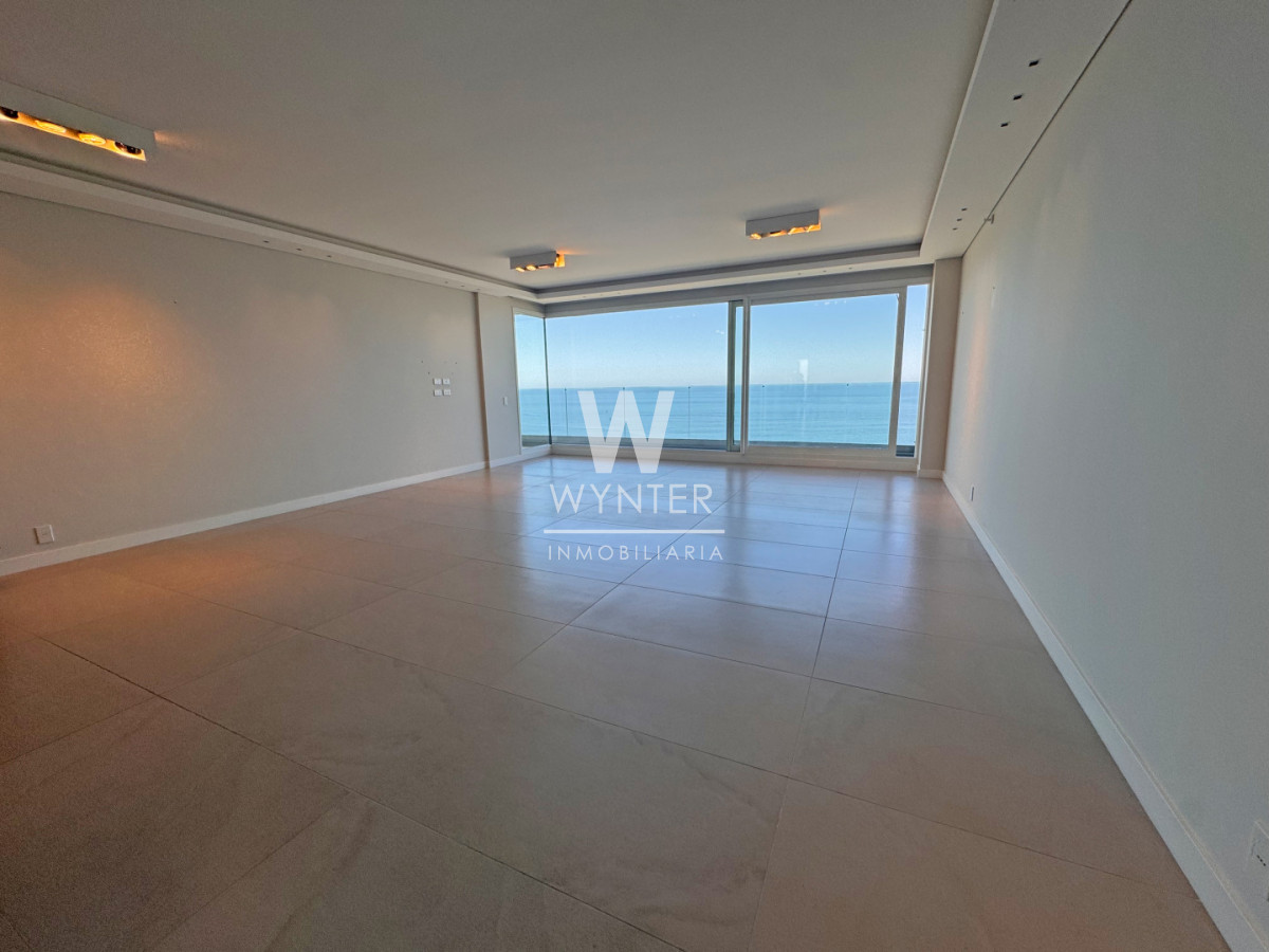 Apartamento ID.5299 - Apartamento en venta - Le Parc esquinero, piso muy alto!!!