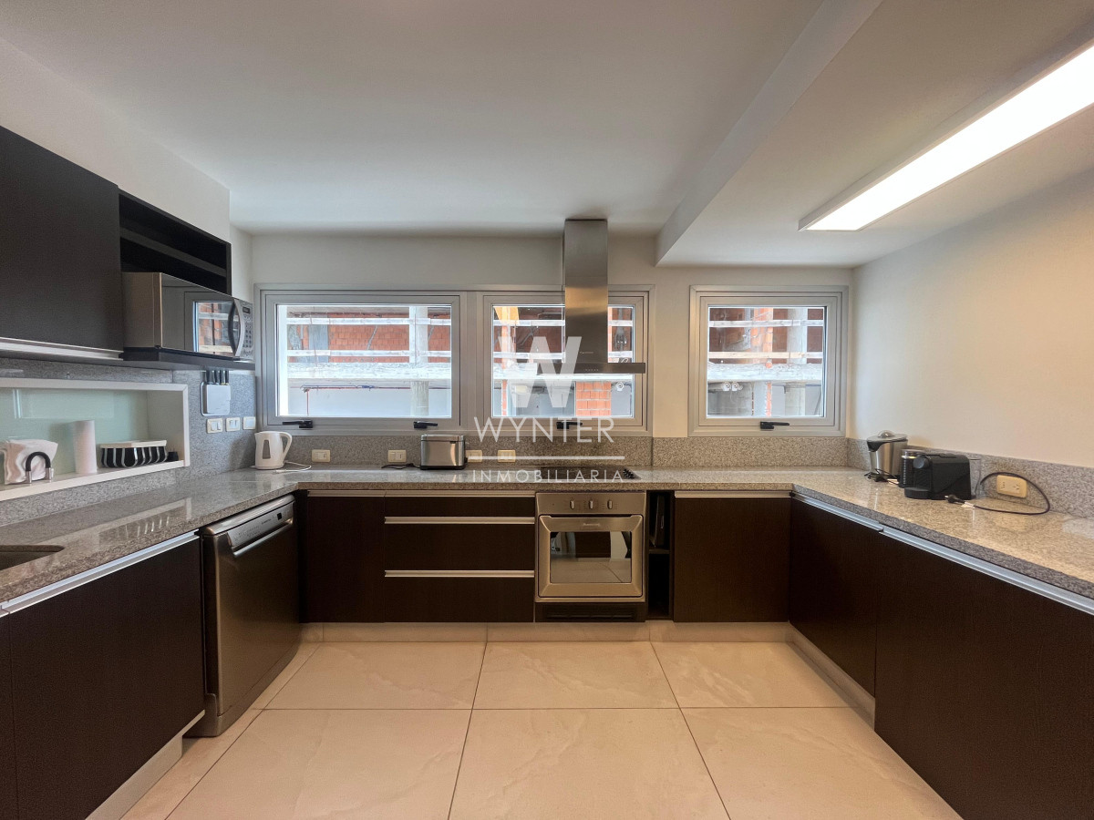 Apartamento ID.3620 - Apartamento en venta frente al mar - 3 suites y dep. de servicio
