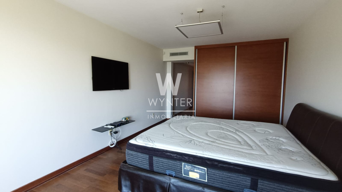 Apartamento ID.6098 - APARTAMENTO EN VENTA EN EL GOLF, 4 DORMTIROS Y SERVICIO. 