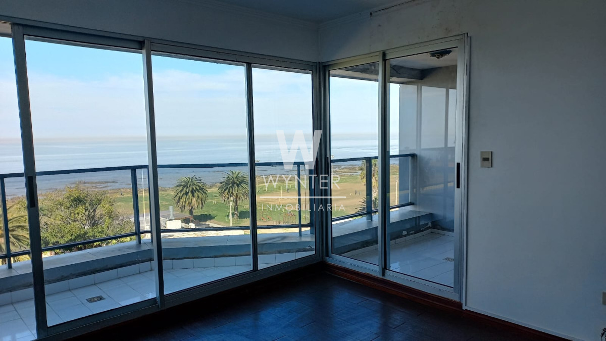 Apartamento ID.5081 - Venta. Apartamento en Rambla Gandhi, 3 dorm y servicio 