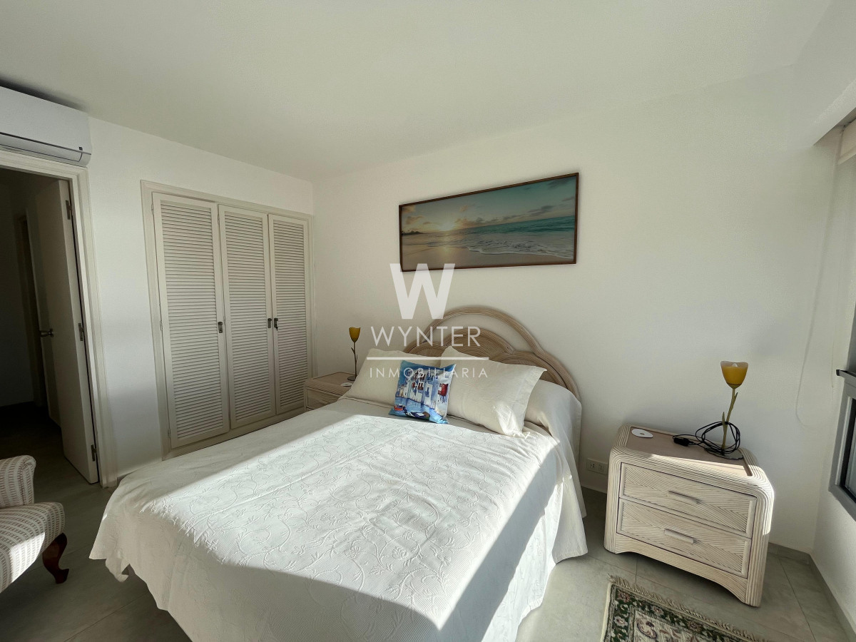 Apartamento ID.5333 - Apartamento en alquiler temporal en primera fila, playa mansa!!!