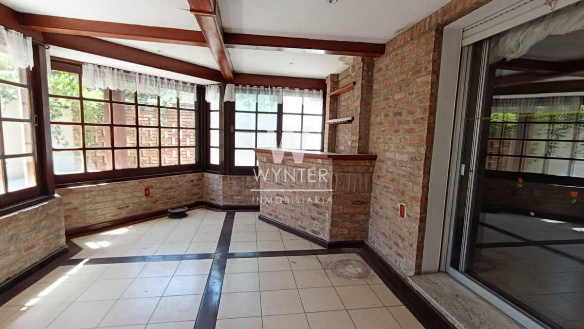 Apartamento ID.5266 - APARTAMENTO EN VENTA, RAMBLA GADNHI, 3 DORMITORIOS Y SERVICIO.