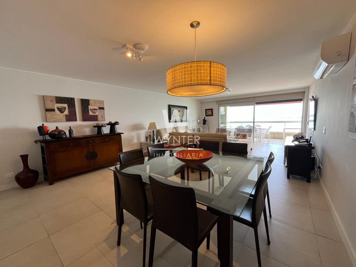 Apartamento ID.59 - Totalmente reciclado con hermosa vista a la bahía - 3 y dependencia de servicio