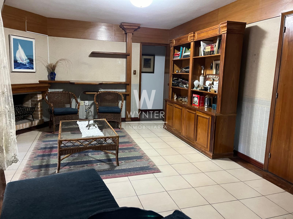 Apartamento ID.5266 - APARTAMENTO EN VENTA, RAMBLA GADNHI, 3 DORMITORIOS Y SERVICIO.
