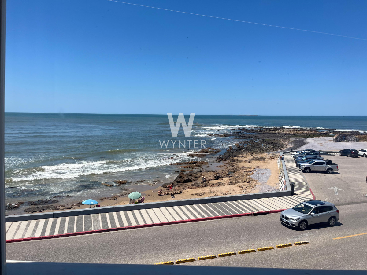 Apartamento ID.5443 - Apartamento en venta - Primera fila sobre el Emir