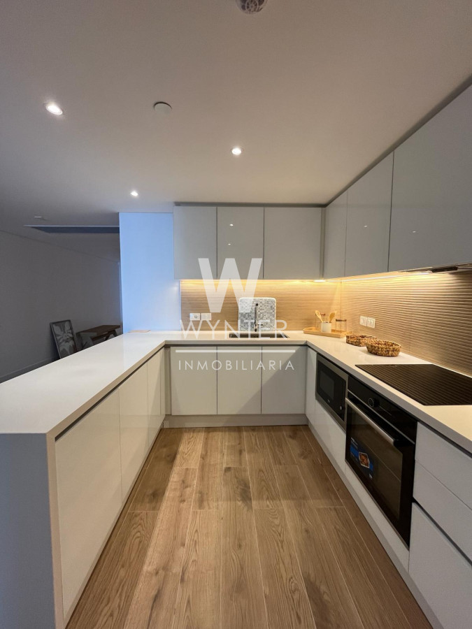 Apartamento ID.4728 - Trump tower, 1 dorm + den en venta!!!