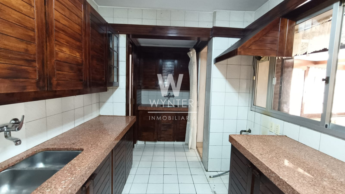 Apartamento ID.5266 - APARTAMENTO EN VENTA, RAMBLA GADNHI, 3 DORMITORIOS Y SERVICIO.