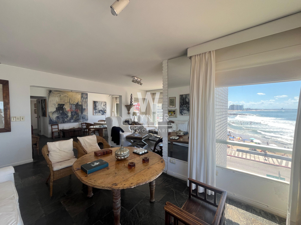 Apartamento ID.5443 - Apartamento en venta - Primera fila sobre el Emir