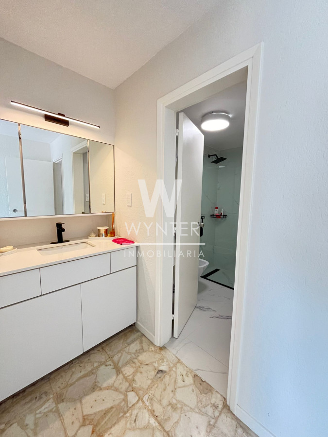 Apartamento ID.3602 - Alquiler temporal edificio Fragata Playa Mansa - 3 dormitorios