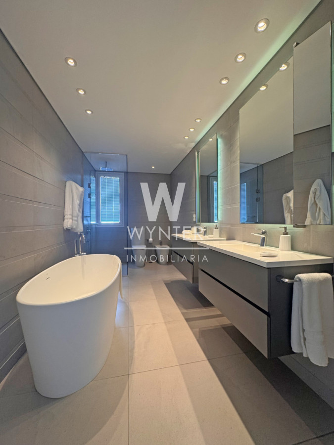 Apartamento ID.5299 - Apartamento en venta - Le Parc esquinero, piso muy alto!!!