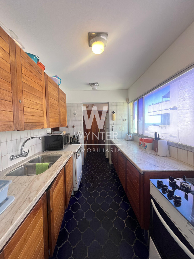 Apartamento ID.5443 - Apartamento en venta - Primera fila sobre el Emir