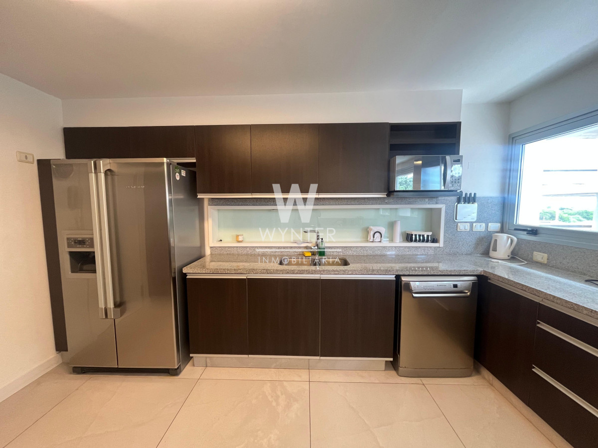 Apartamento ID.3620 - Apartamento en venta frente al mar - 3 suites y dep. de servicio
